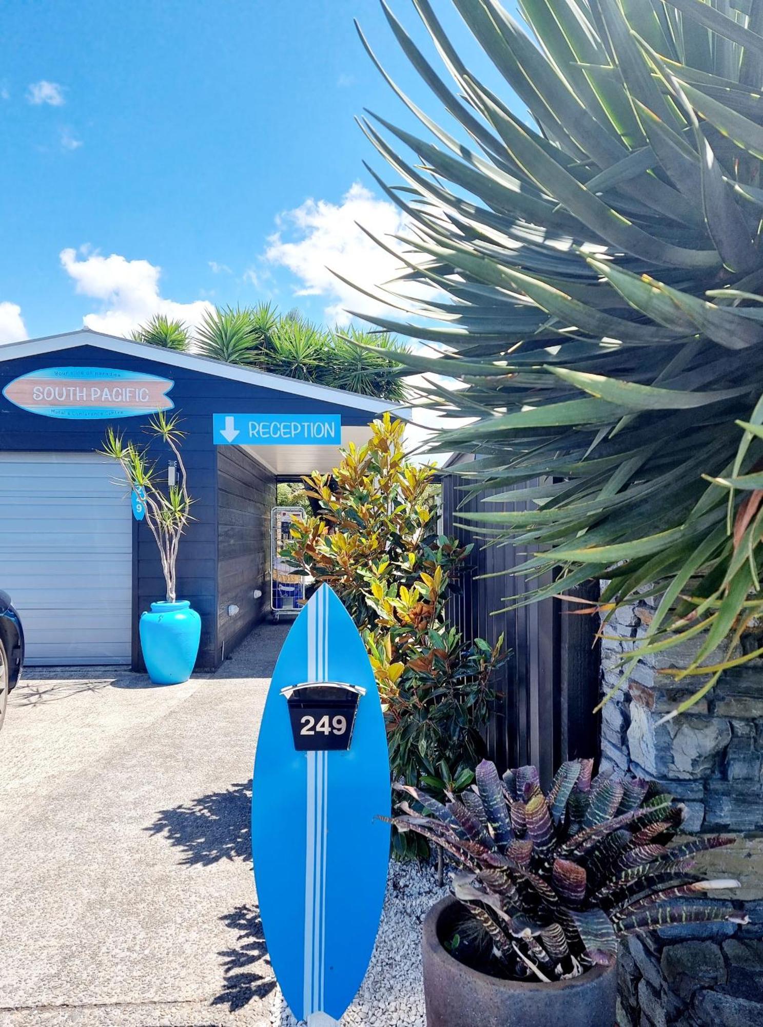 Southpacific Motel Whangamata Buitenkant foto