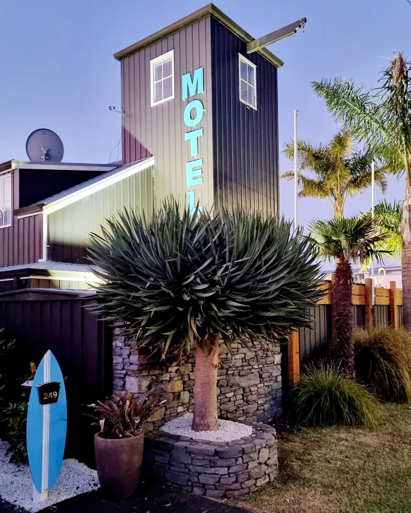Southpacific Motel Whangamata Buitenkant foto