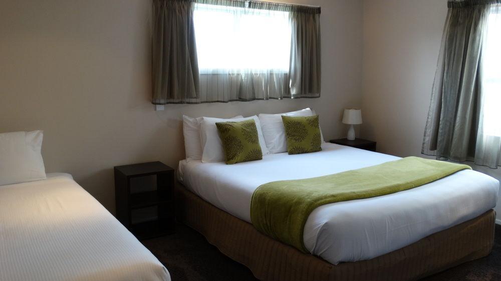 Southpacific Motel Whangamata Buitenkant foto