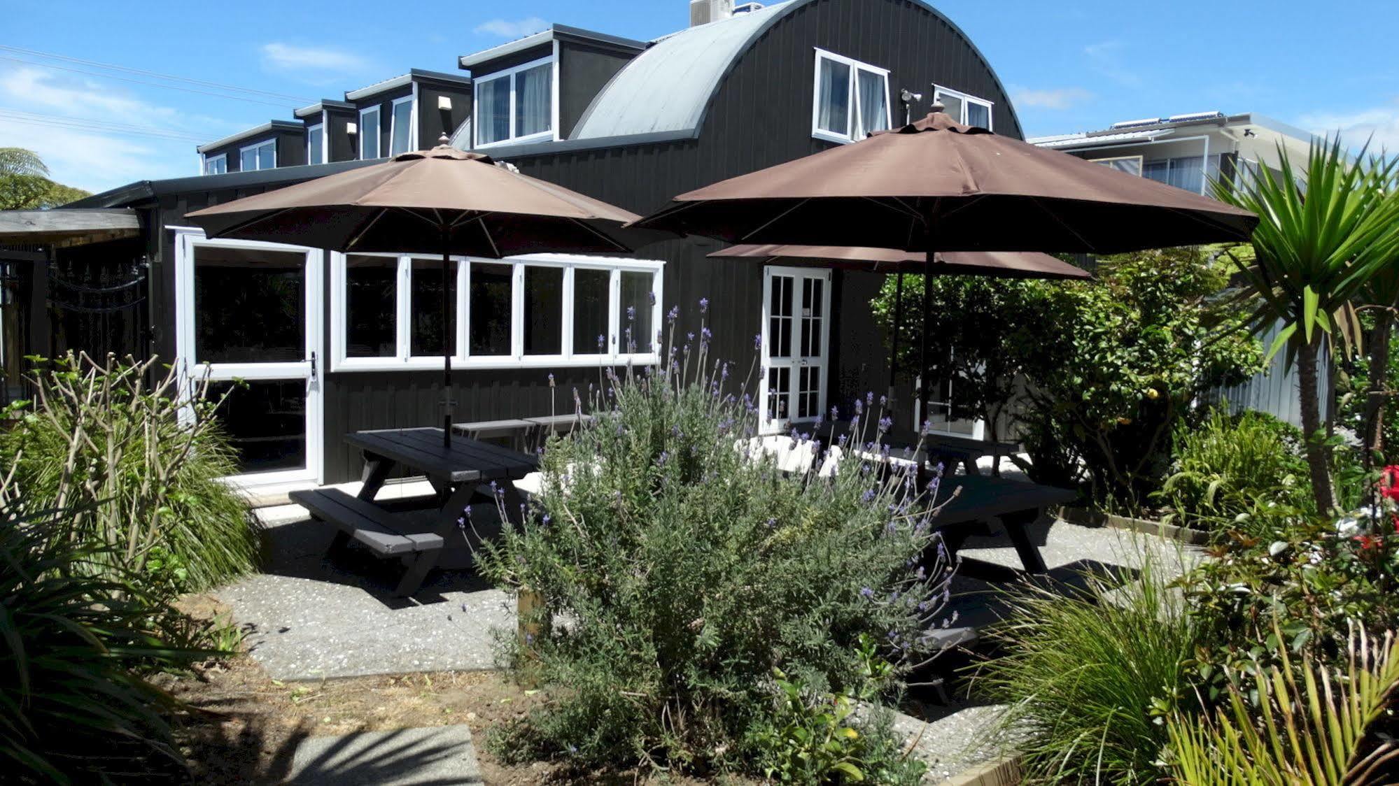 Southpacific Motel Whangamata Buitenkant foto