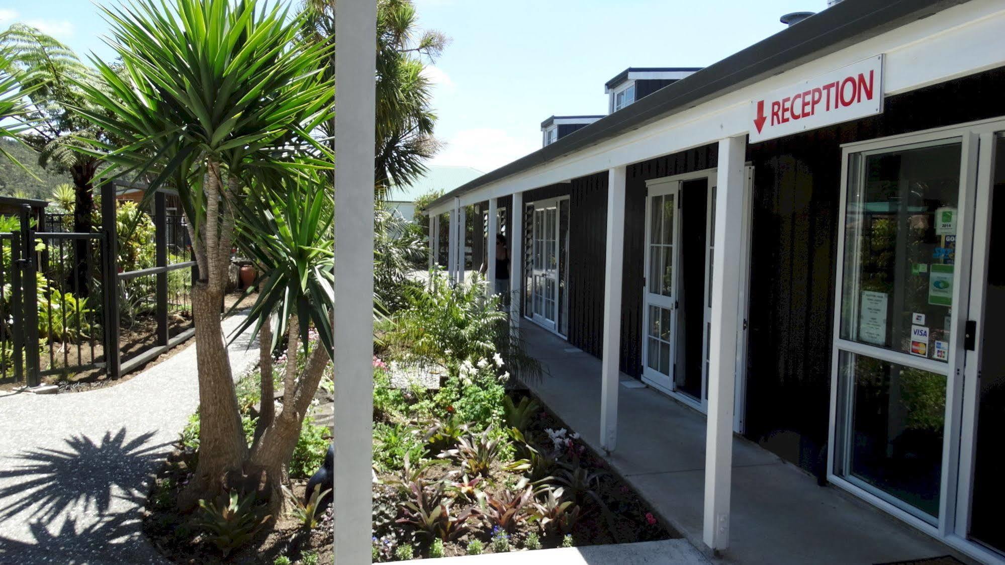 Southpacific Motel Whangamata Buitenkant foto